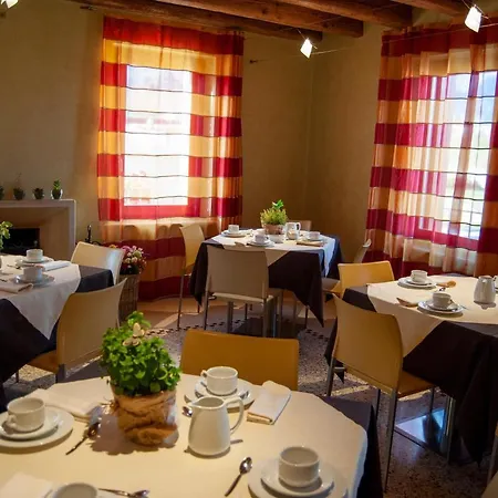ファームステイ Agriturismo Antico Splendore Pullir